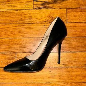 Maiden Lane patent leather pump.